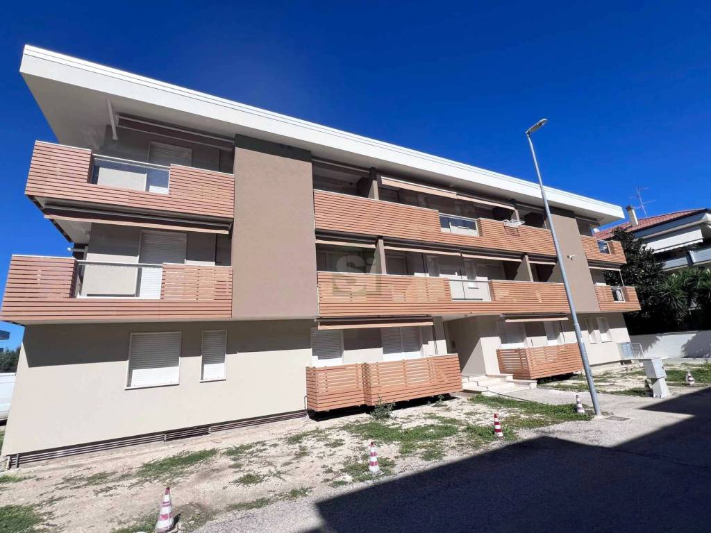 Appartamento a Alba adriatica in Via Venezia - Foto 3