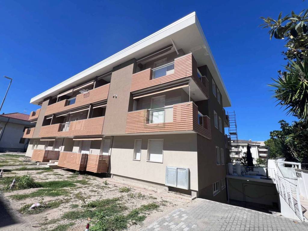 Appartamento a Alba adriatica in Via Venezia - Foto 4