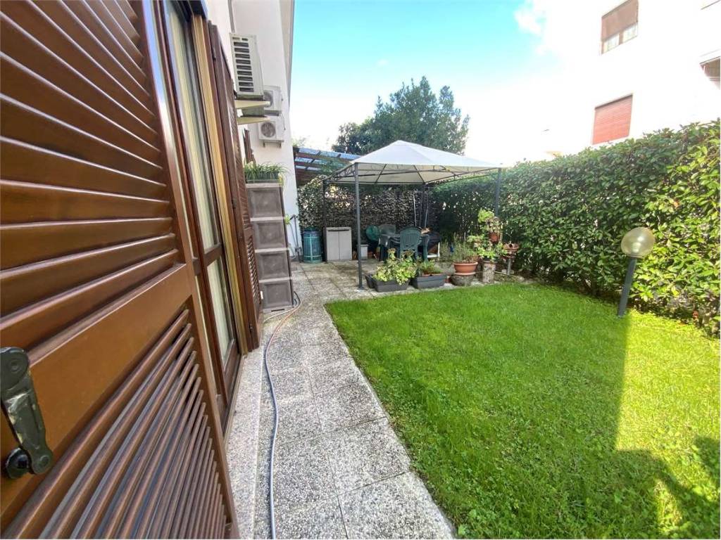 Villetta a schiera a Novara in VIA SILVIO CELLA, 59 - Foto 5