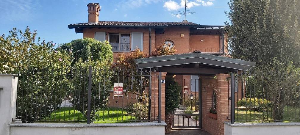 Villa a Bagnolo cremasco in VIA SARAJEVO, 21 - Foto 2