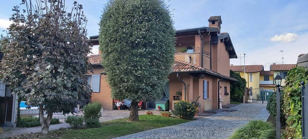 Villa a Bagnolo cremasco in VIA SARAJEVO, 21 - Foto 4