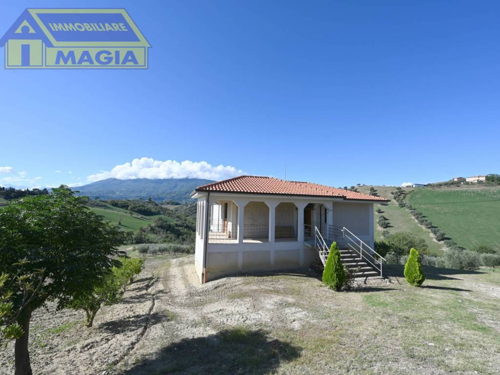 Rustico / casale a Ascoli piceno in VIA POGGIO DA CAPO - Foto 2