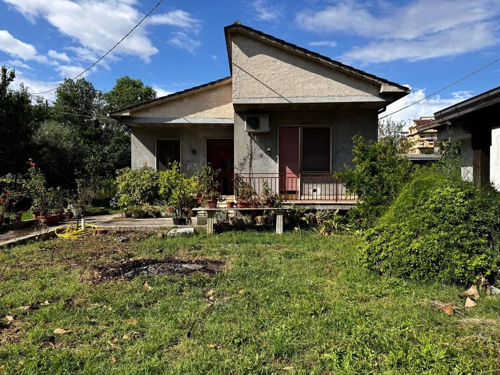 Casa indipendente a Frosinone in Via Marittima, 160 - Foto 2