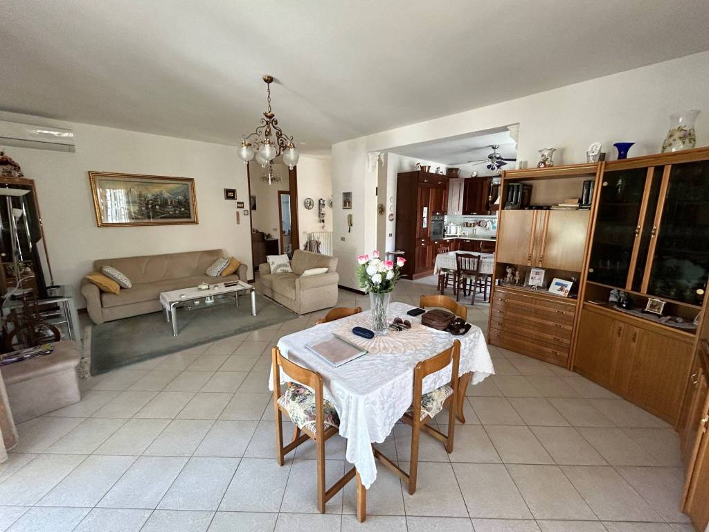 Villa a Tortoreto in Via della Resistenza - Foto 3