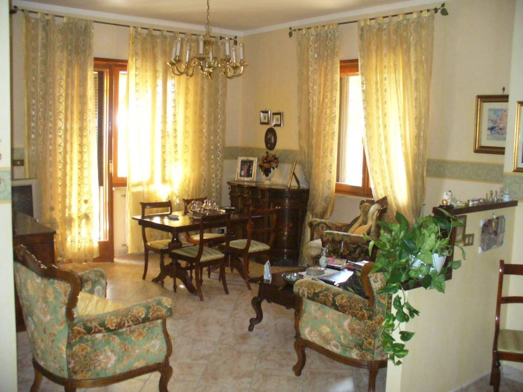 Villa a Ceccano in Via Badia - Foto 3