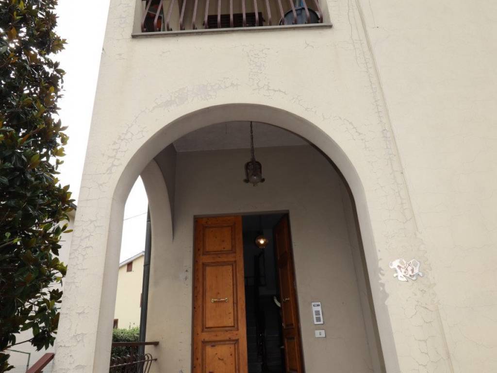 Casa indipendente a Montevarchi in Via Aretina - Foto 2