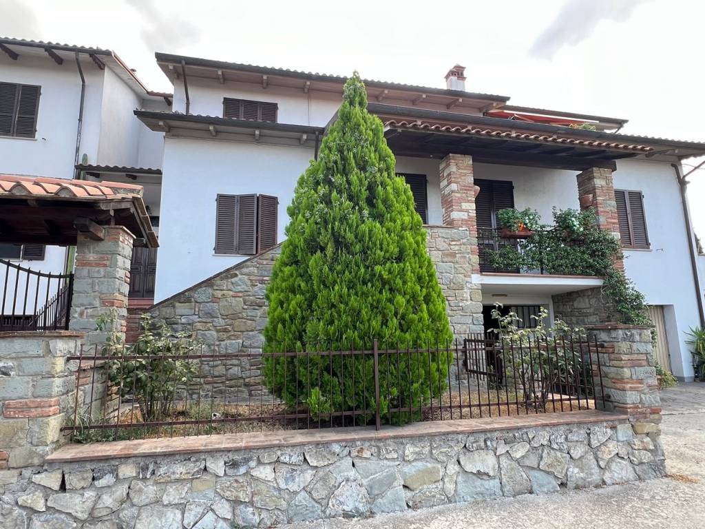 Villa a Cortona in Viale Giacomo Matteotti - Foto 2
