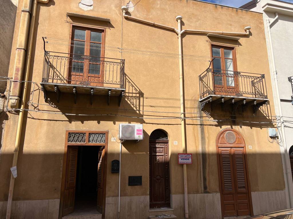 Casa indipendente a Castellammare del golfo in Via Mamiani, 69 - Foto 2