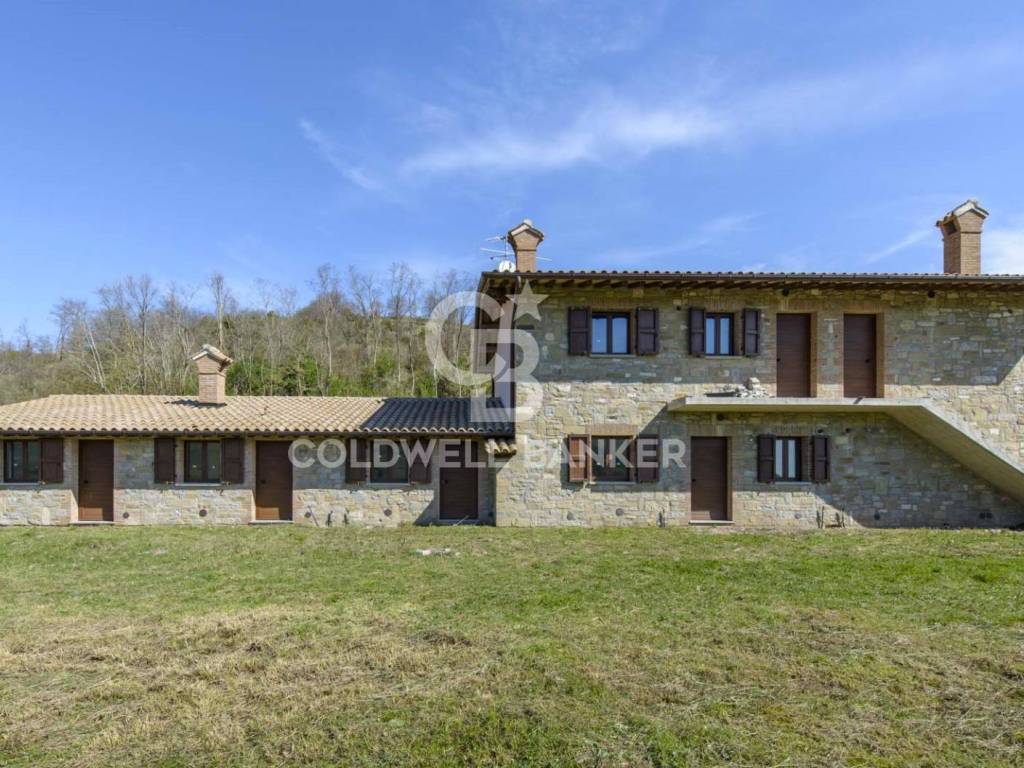 Rustico / casale a Gubbio in Fraz. Petazzano - Foto 2