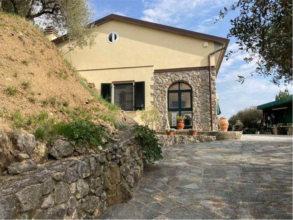 Casa indipendente a Castelnuovo magra in strada provinciale , 23 - Foto 3
