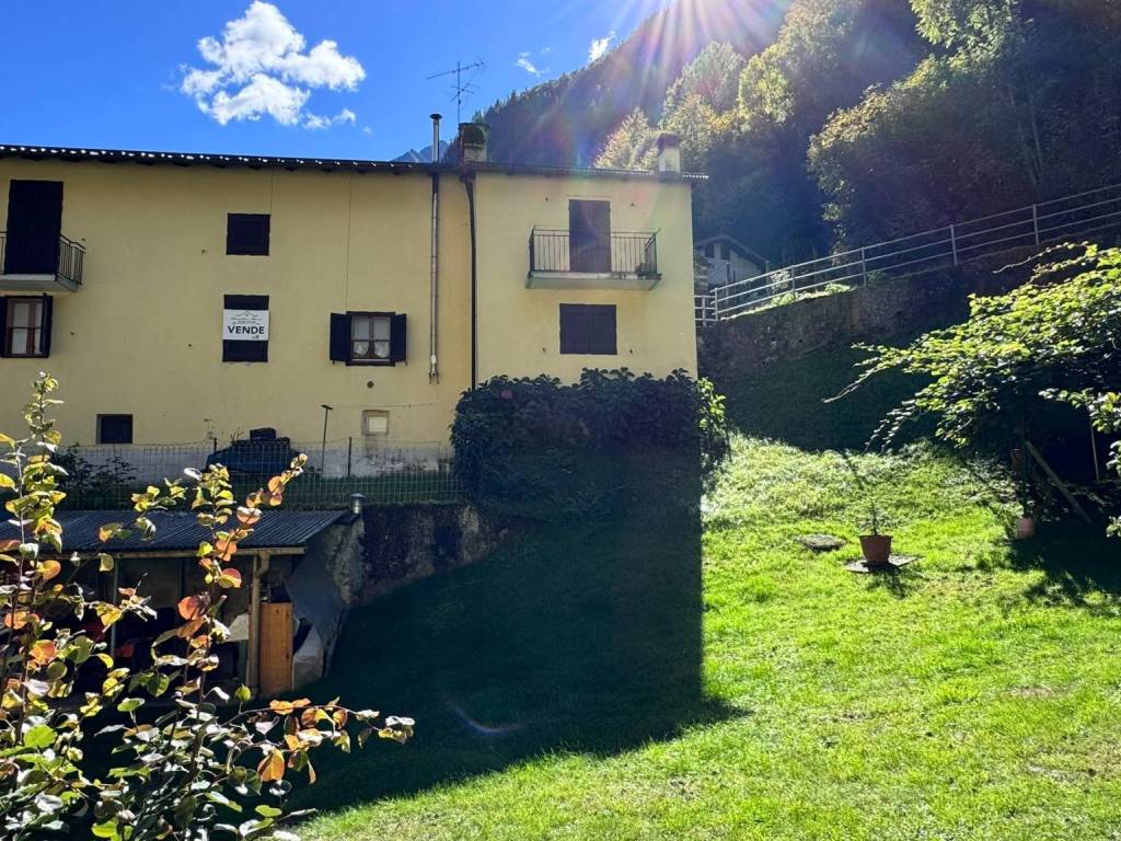 Appartamento a Antrona schieranco in Via Mottone - Foto 2