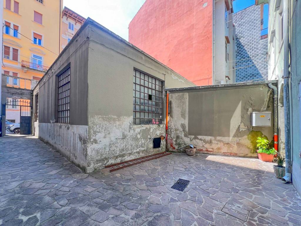 Palazzo / stabile a Trieste in Via Petronio, 10 - Foto 3