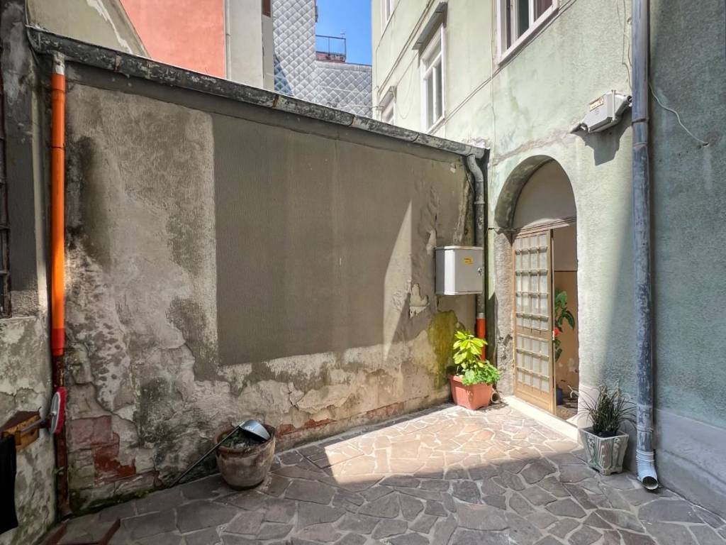 Palazzo / stabile a Trieste in Via Petronio, 10 - Foto 4