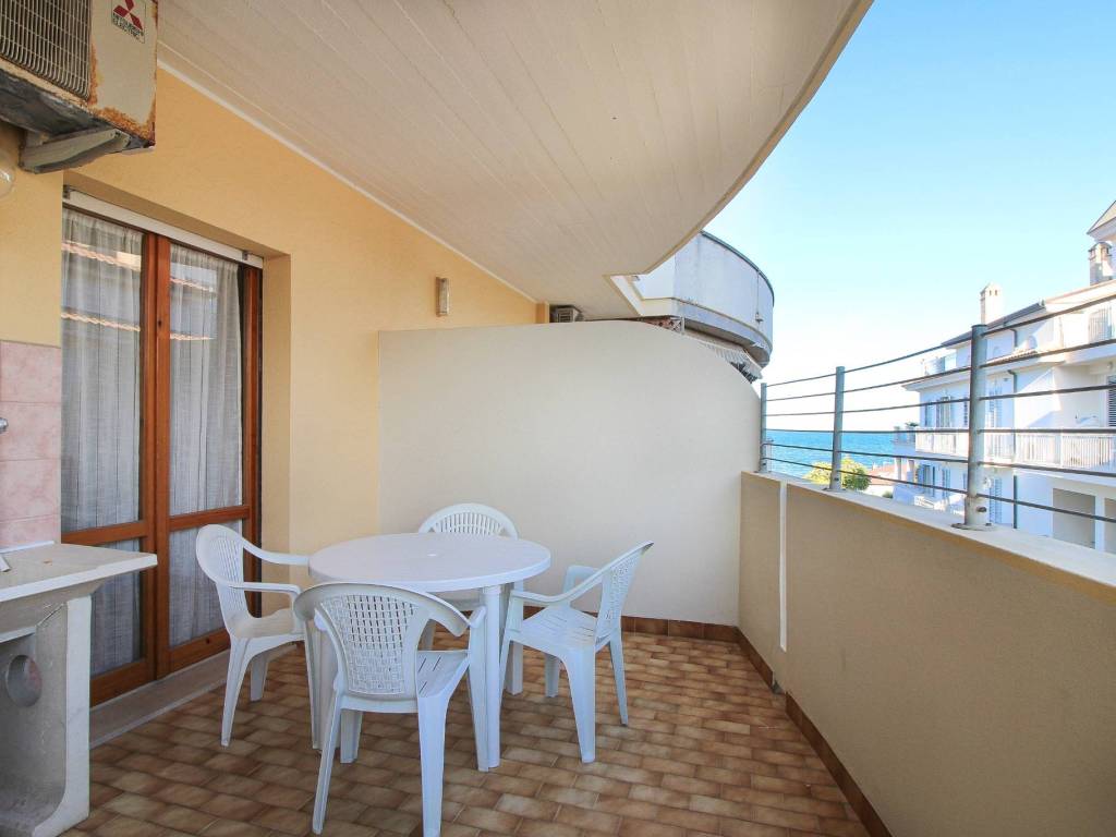 Appartamento a Alba adriatica in Via Cortina, 8 - Foto 2