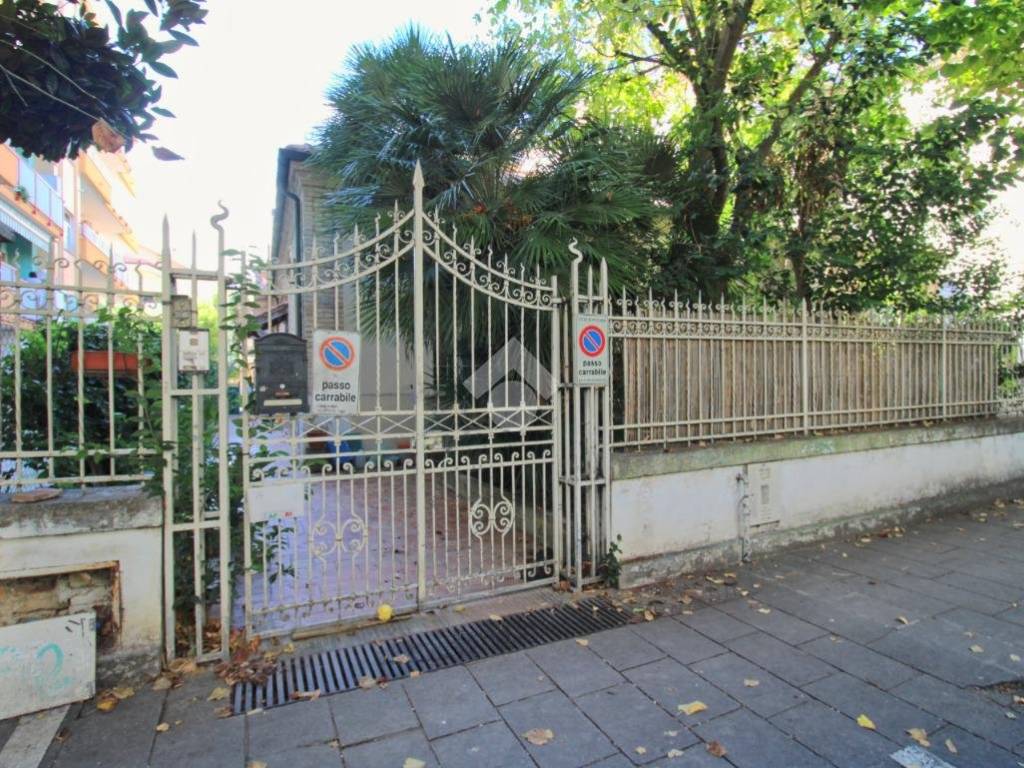 Villa a Pescara in Viale Regina Elena, 241 - Foto 2
