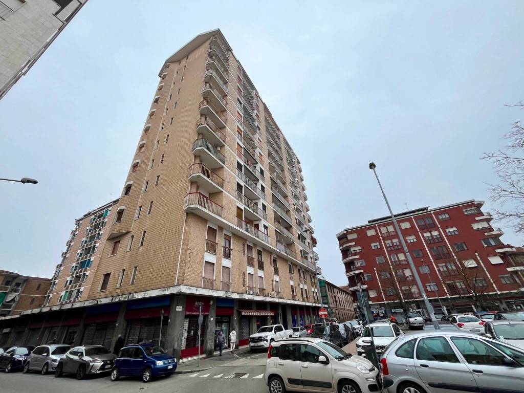 Appartamento a Alessandria in Piazza Giosuè Carducci, 3 - Foto 3