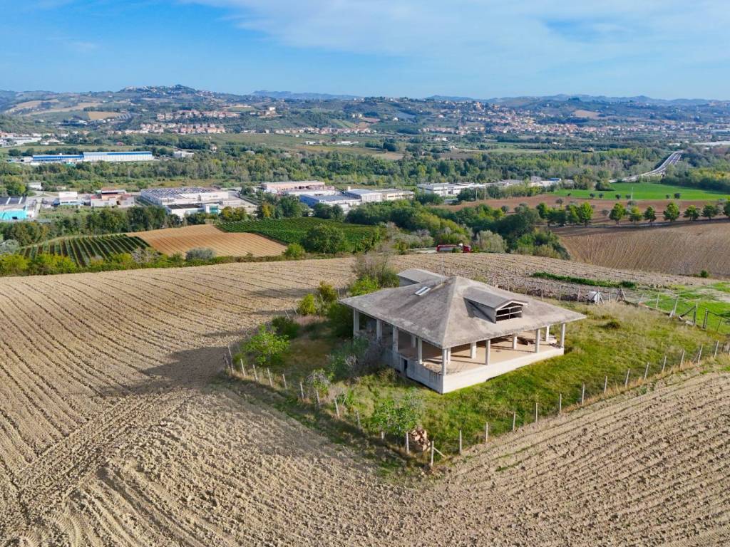Villa a Ancarano in Contrada Tronto (zona San Martino ) - Foto 3