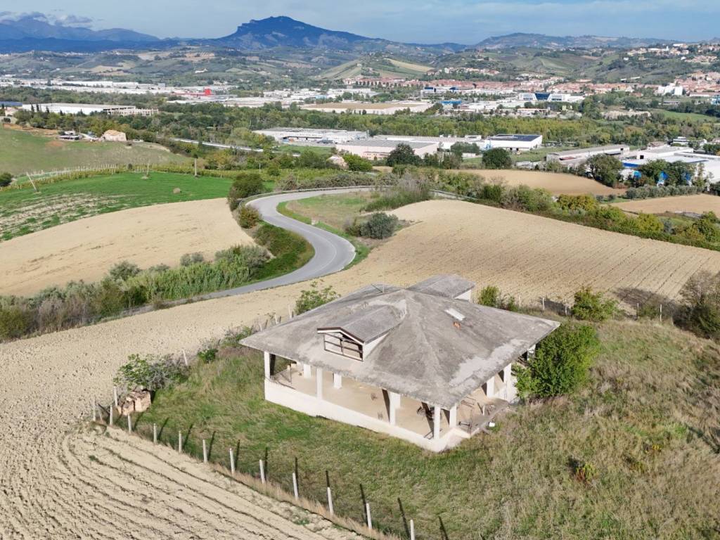 Villa a Ancarano in Contrada Tronto (zona San Martino ) - Foto 4