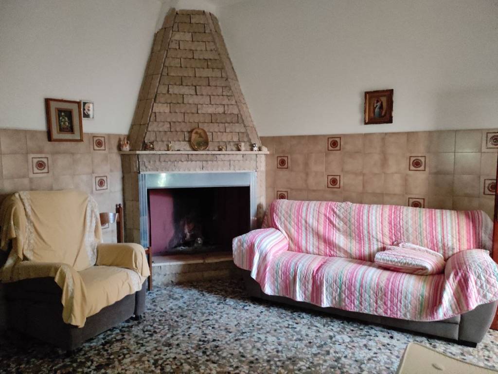Casa indipendente a San michele salentino in Via Caduti sul Lavoro, 10 - Foto 3