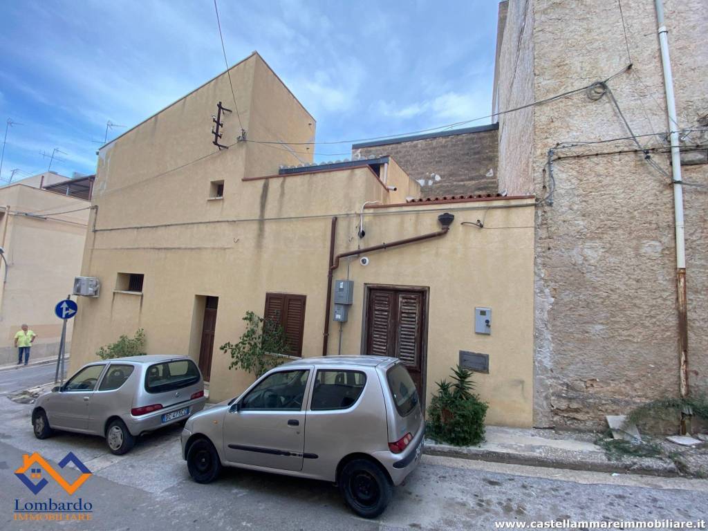 Casa indipendente a Castellammare del golfo in Via Francesco Crispi - Foto 5