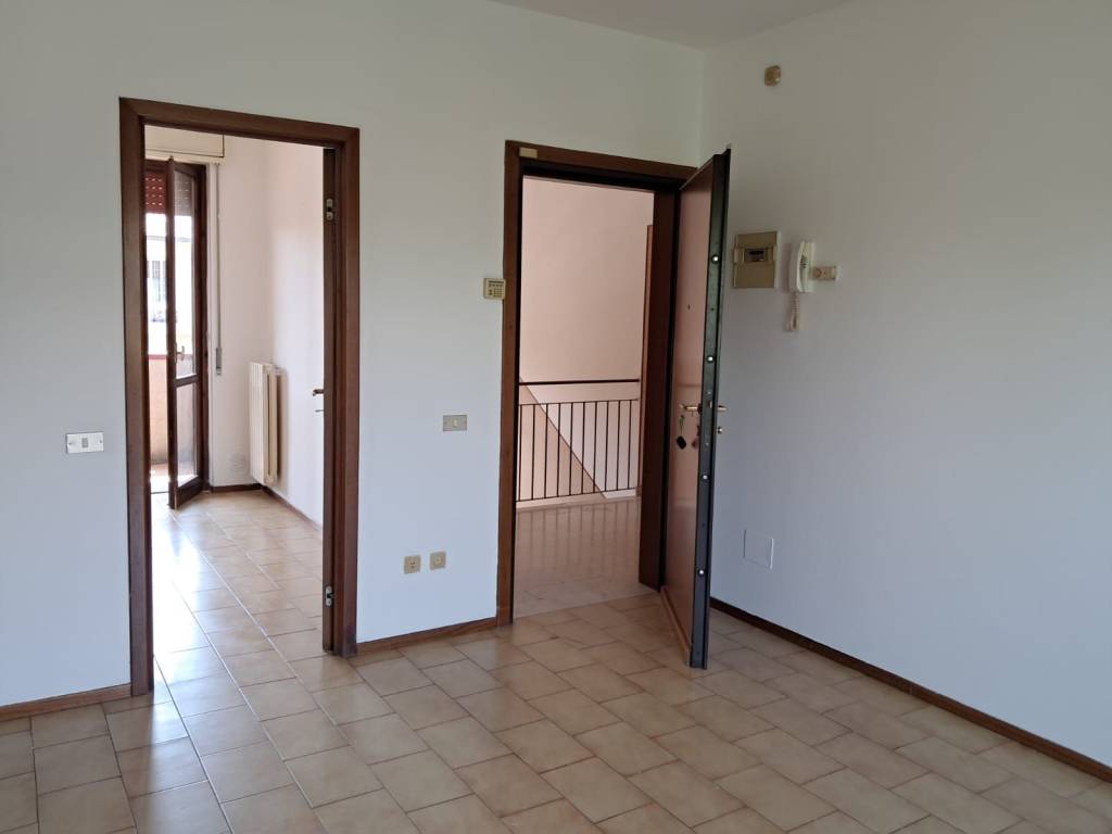 Appartamento a Uboldo in Via Pietro Madonnini - Foto 5