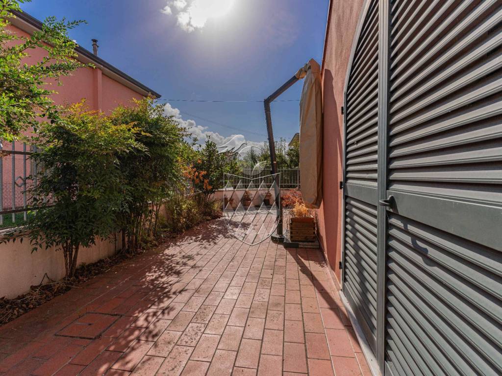 Appartamento a Sarzana in Via Fontana Nera - Foto 3