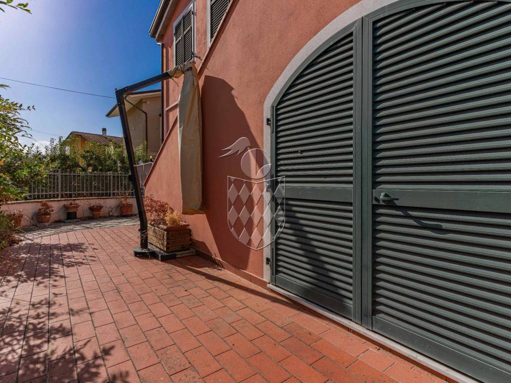 Appartamento a Sarzana in Via Fontana Nera - Foto 4