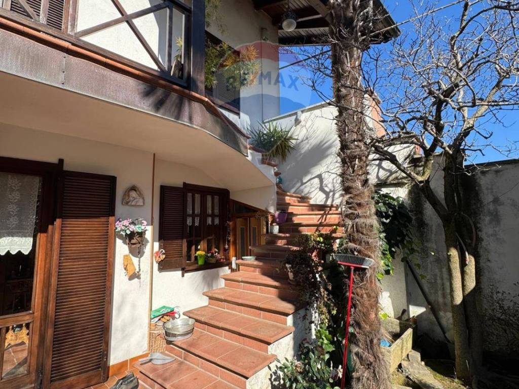 Casa indipendente a Invorio in VIA NADAL, 6 - Foto 2