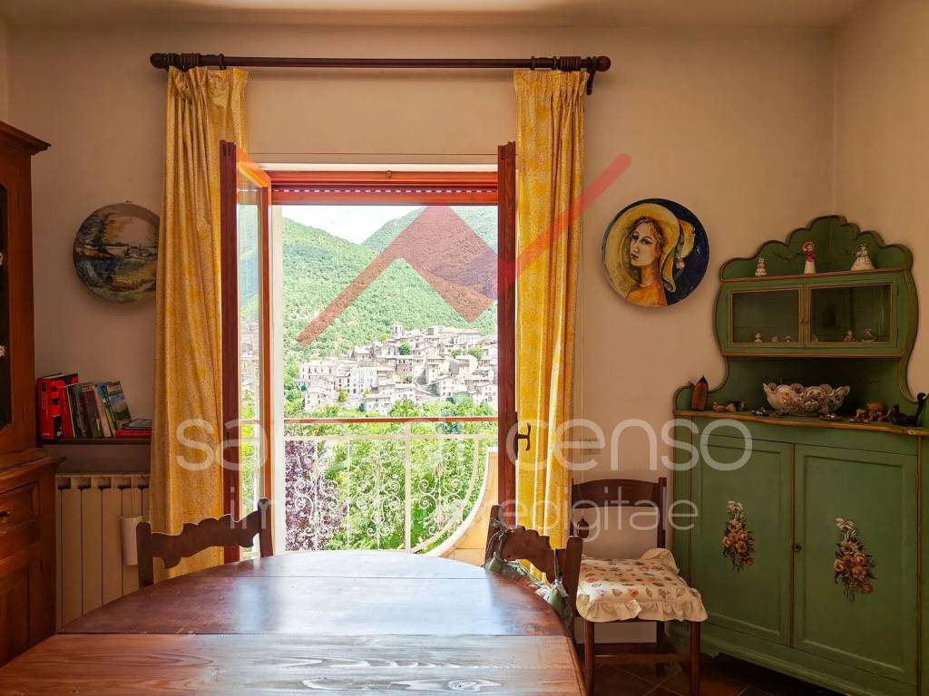 Appartamento a Scanno in Via D. Di Rienzo, 74 - Foto 2