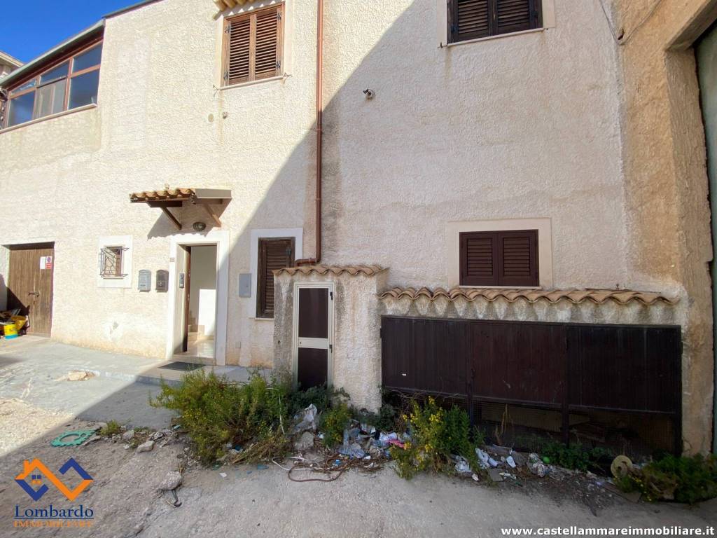 Casa indipendente a Castellammare del golfo in Via San Paolo della Croce - Foto 4