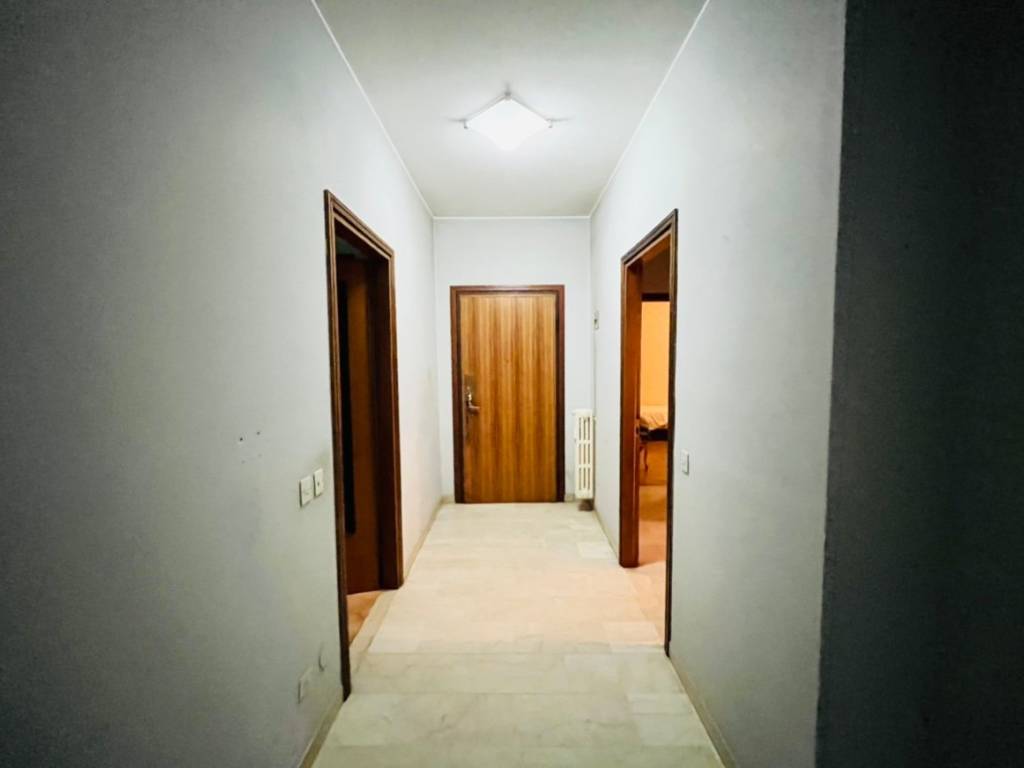 Appartamento a Sannazzaro de' burgondi in Viale Loreto, 44 - Foto 2