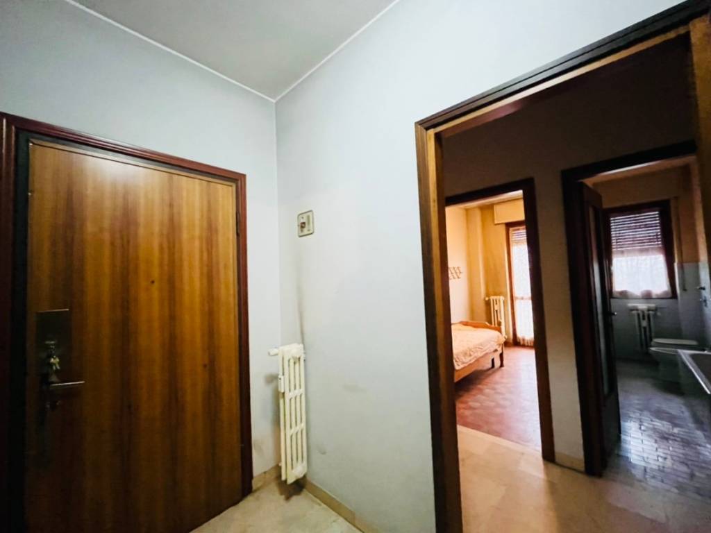 Appartamento a Sannazzaro de' burgondi in Viale Loreto, 44 - Foto 3