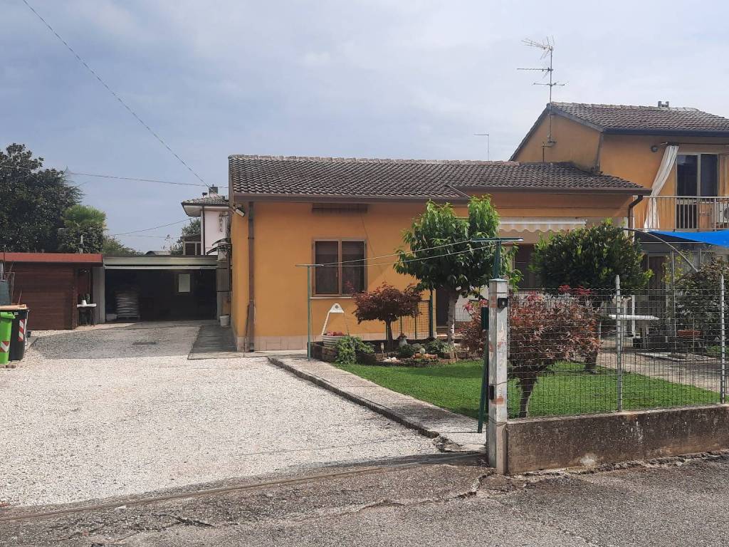 Villa a Polesella in Via Don Giovanni Minzoni - Foto 2