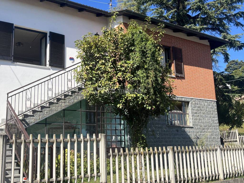 Villa a Agliano terme in Via Pozzo dell' Olmo 1 - Foto 2