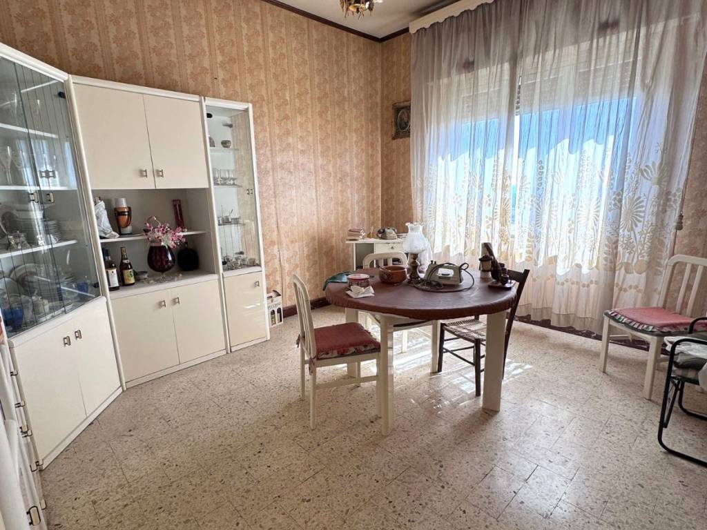 Appartamento a Caltanissetta in Viale Amedeo, 126 - Foto 5