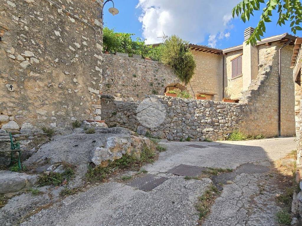 Rustico / casale a Spoleto in Via Bazzanese - Foto 2