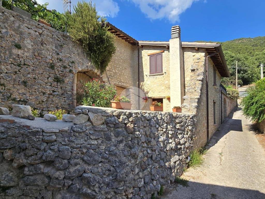 Rustico / casale a Spoleto in Via Bazzanese - Foto 3