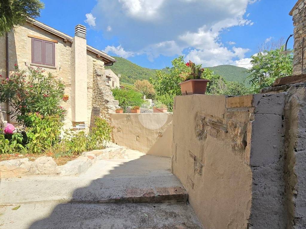 Rustico / casale a Spoleto in Via Bazzanese - Foto 5