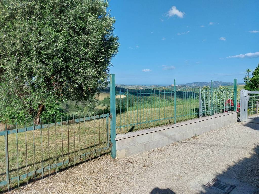 Casa indipendente a Castorano in Strada Provinciale - Foto 3