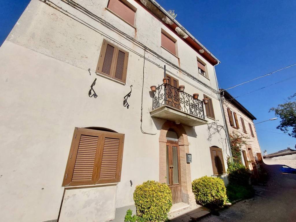 Appartamento a Fabriano in fraz.bastia - Foto 2