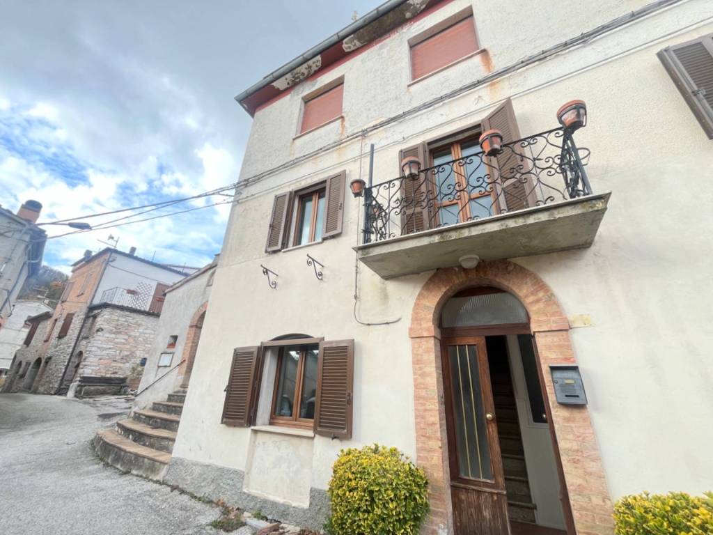 Appartamento a Fabriano in fraz.bastia - Foto 3