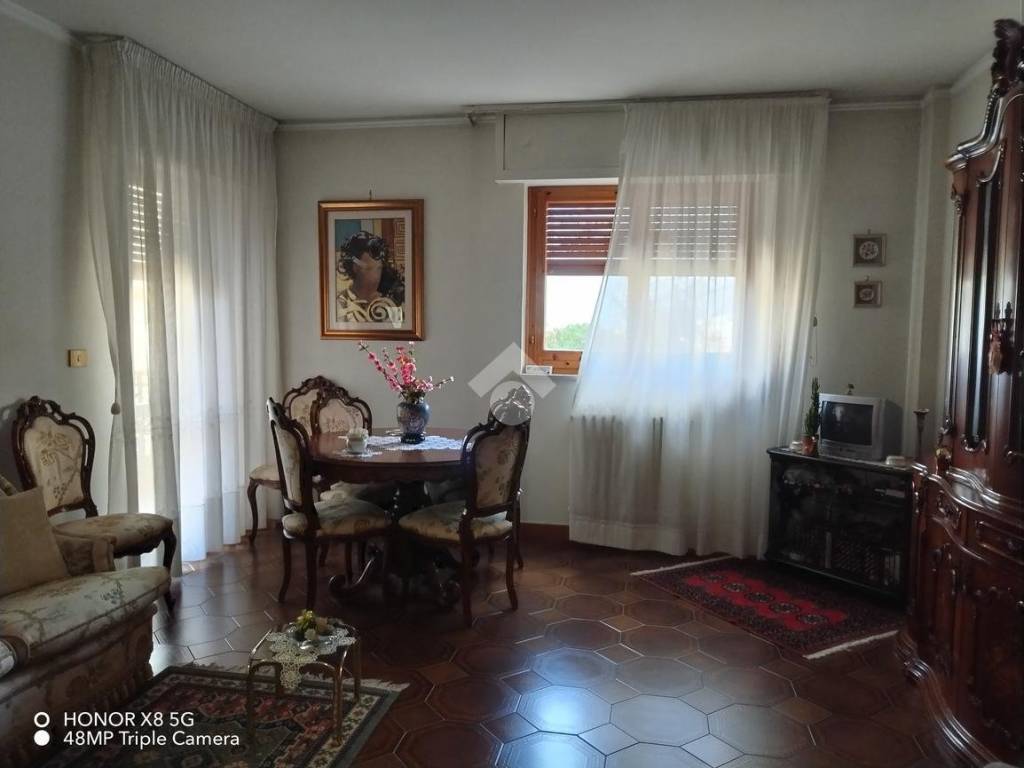 Appartamento a Bisceglie in Via E. Berlinguer, 14 - Foto 4