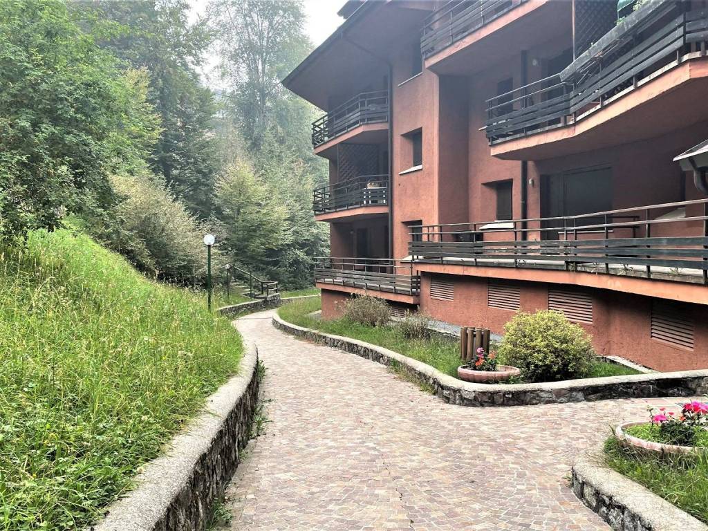 Appartamento a Artogne in Via Pradosole di Montecampione, 8 - Foto 1