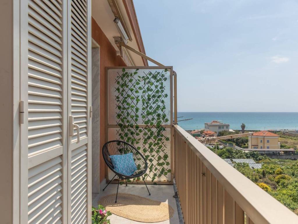 Appartamento a Vallecrosia in Via 1° Maggio - Foto 2