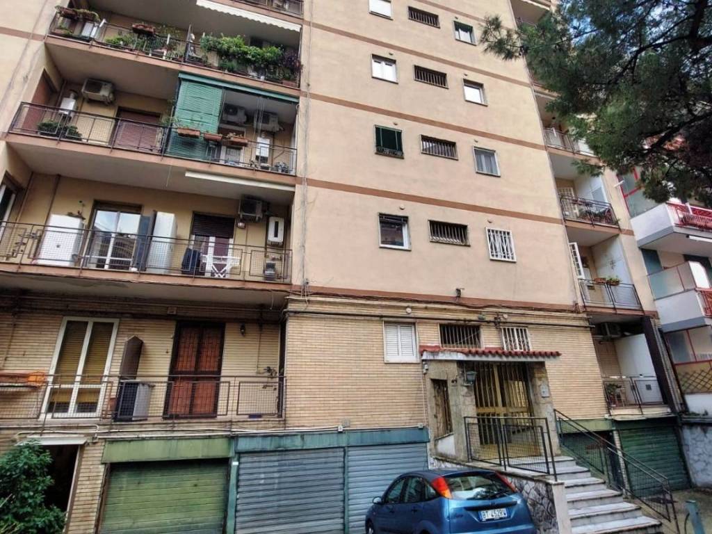 Appartamento a Napoli in Via Confalone, 40 - Foto 4