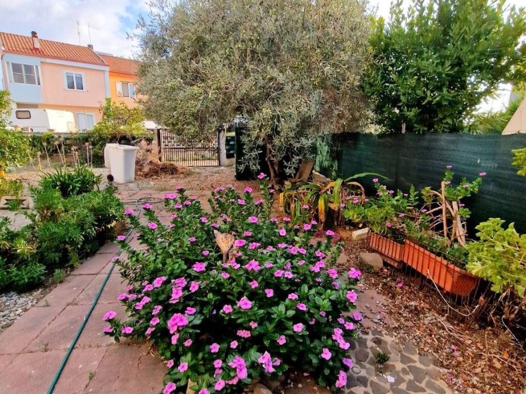 Villa a Carbonia in Via Leonardo da Vinci - Foto 2