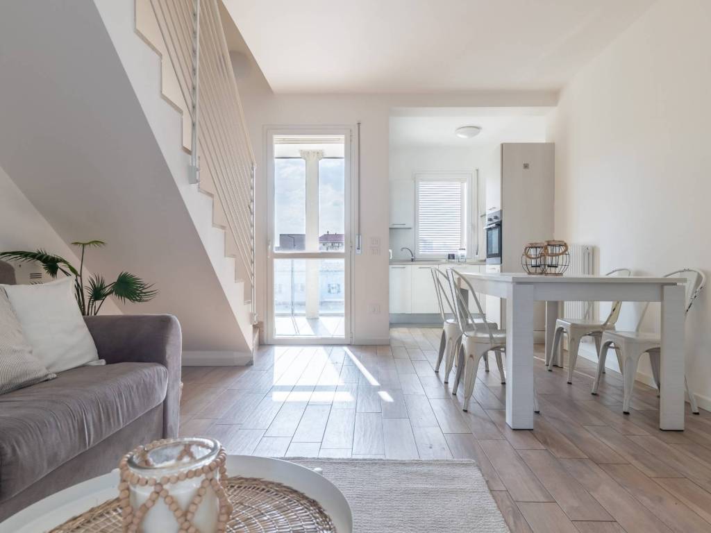 Attico / mansarda a Pesaro in Via Luca della Robbia - Foto 4