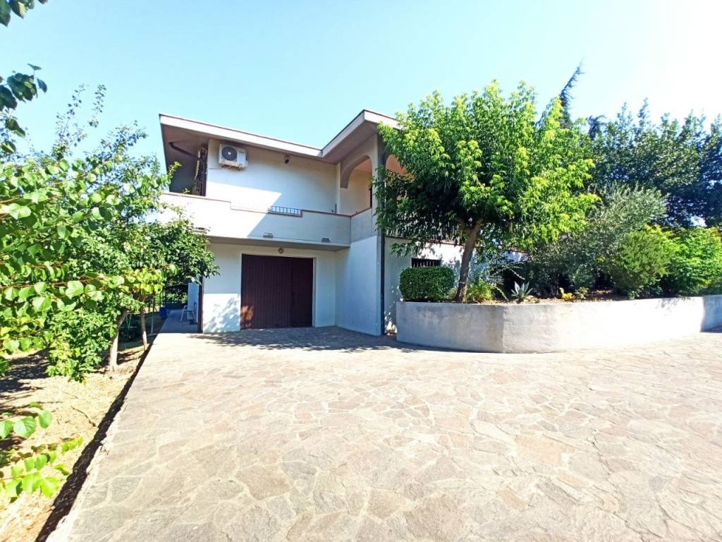 Villa a Castiglione del lago in Via Piemonte - Foto 3