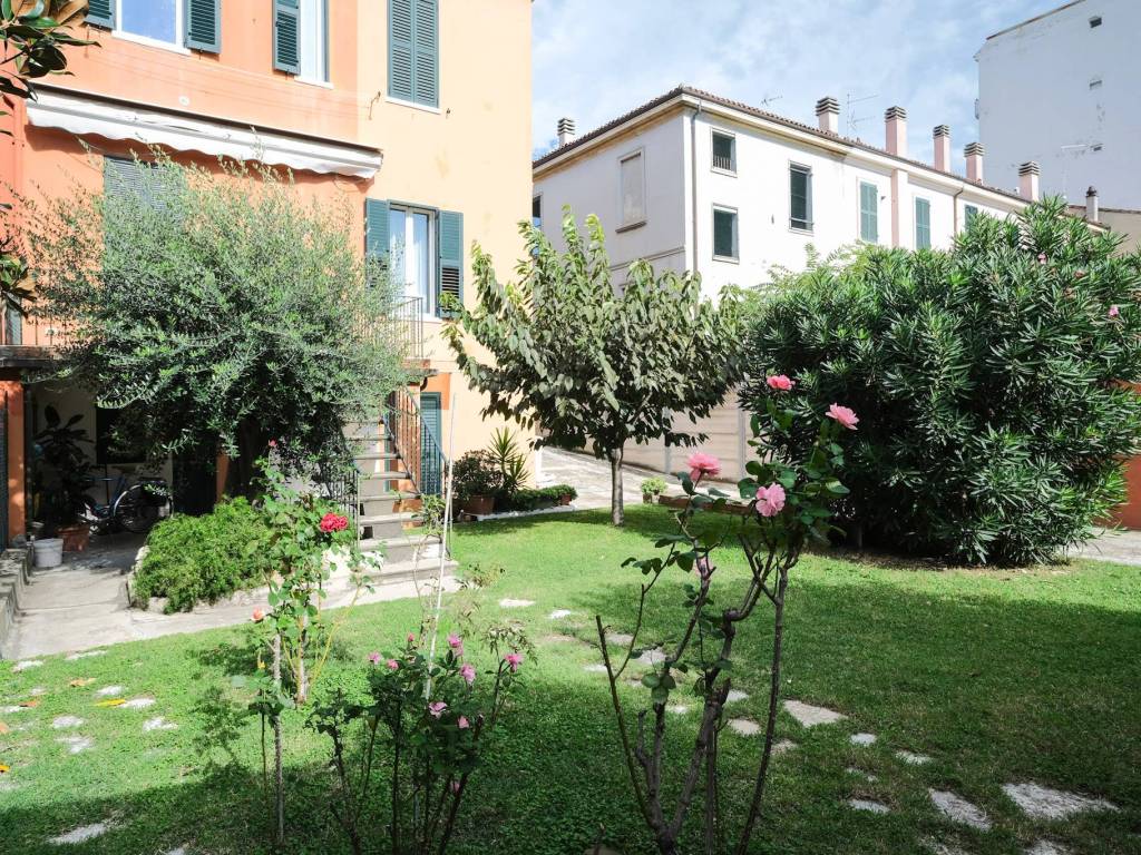 Villetta a schiera a Pesaro in Viale dei Partigiani - Foto 2