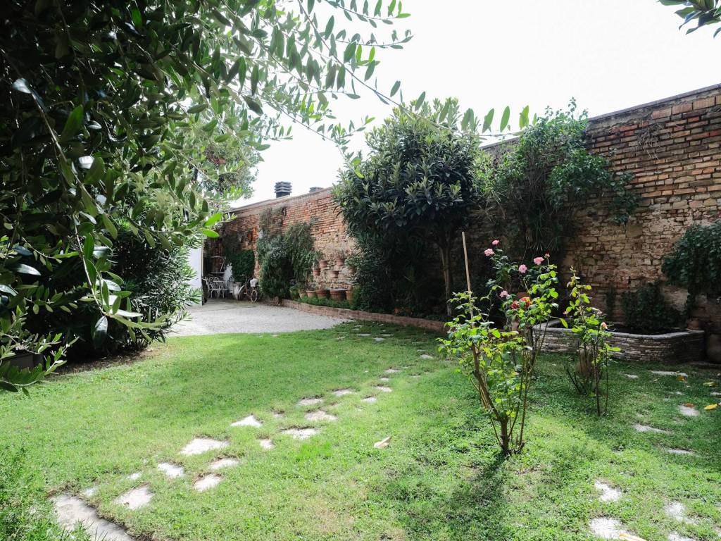 Villetta a schiera a Pesaro in Viale dei Partigiani - Foto 5